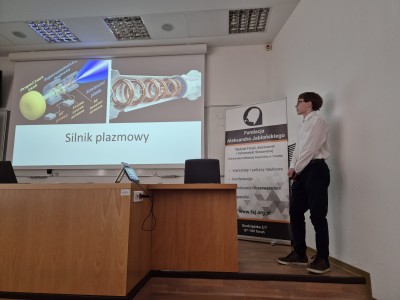 Kadry z XV finału Konkursu FAST  - prezentacje w salach wykładowych, ogłoszenie wyników. Kliknij, aby powiększyć zdjęcie.