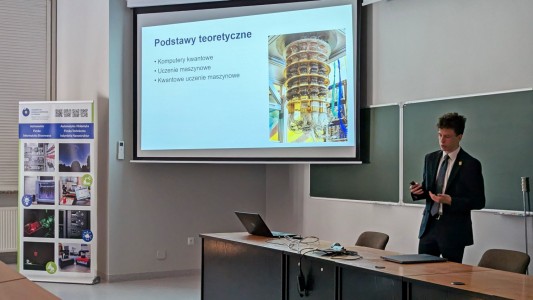 Kadry z XV finału Konkursu FAST  - prezentacje w salach wykładowych, ogłoszenie wyników. Kliknij, aby powiększyć zdjęcie.