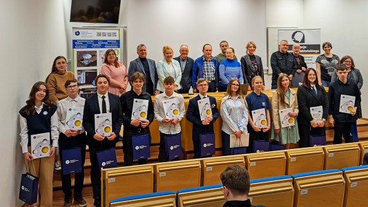 Kadry z XV finału Konkursu FAST  - prezentacje w salach wykładowych, ogłoszenie wyników. Kliknij, aby powiększyć zdjęcie.