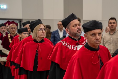 Uroczyste Dyplomatorium kierunku Farmacja 05 kwietnia 2025 r.. Kliknij, aby powiększyć zdjęcie.