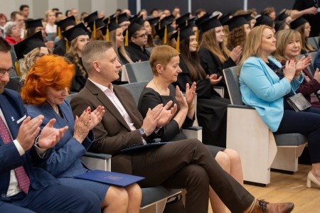 Uroczyste Dyplomatorium kierunku Farmacja 05 kwietnia 2025 r.. Kliknij, aby powiększyć zdjęcie.