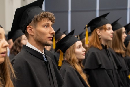 Uroczyste Dyplomatorium kierunku Farmacja 05 kwietnia 2025 r.. Kliknij, aby powiększyć zdjęcie.