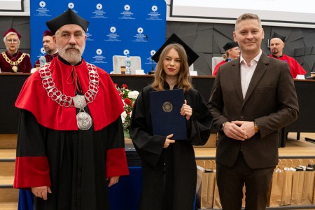 Uroczyste Dyplomatorium kierunku Farmacja 05 kwietnia 2025 r.. Kliknij, aby powiększyć zdjęcie.