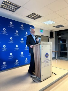 Wykład Profesora Tamaza Tchumburidze – Kierownika Katedry Farmacji Społecznej i Klinicznej na Państwowym Uniwersytecie Medycznym w Tbilisi (Gruzja). Kliknij, aby powiększyć zdjęcie.