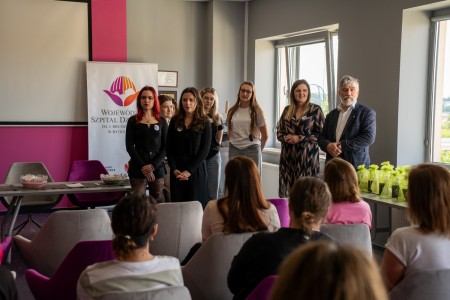 Dzień Mamy w Szpitalu Dziecięcym w Bydgoszczy z Kosmetologiczną Organizacją Studencką . Kliknij, aby powiększyć zdjęcie.