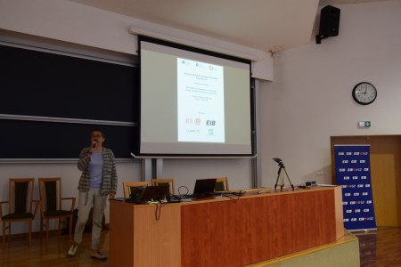 Kadry z auli Wydziału Matematyki i Informatyki z III edycji Międzywydziałowego Konkursu Projektów Zespołowych. Kliknij, aby powiększyć zdjęcie.