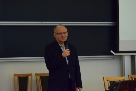Kadry z auli Wydziału Matematyki i Informatyki z III edycji Międzywydziałowego Konkursu Projektów Zespołowych. Kliknij, aby powiększyć zdjęcie.