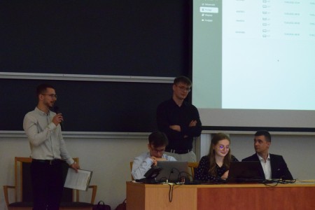 Kadry z auli Wydziału Matematyki i Informatyki z III edycji Międzywydziałowego Konkursu Projektów Zespołowych. Kliknij, aby powiększyć zdjęcie.