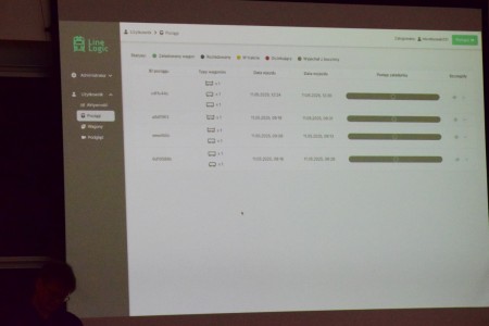 Kadry z auli Wydziału Matematyki i Informatyki z III edycji Międzywydziałowego Konkursu Projektów Zespołowych. Kliknij, aby powiększyć zdjęcie.