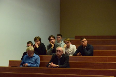 Kadry z auli Wydziału Matematyki i Informatyki z III edycji Międzywydziałowego Konkursu Projektów Zespołowych. Kliknij, aby powiększyć zdjęcie.