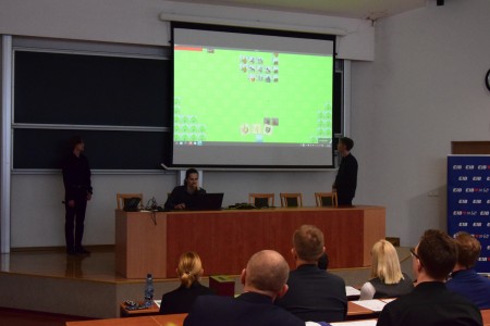 Kadry z auli Wydziału Matematyki i Informatyki z III edycji Międzywydziałowego Konkursu Projektów Zespołowych. Kliknij, aby powiększyć zdjęcie.
