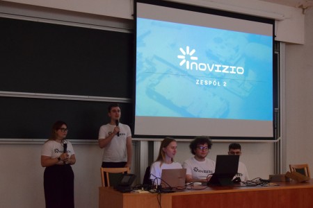 Kadry z auli Wydziału Matematyki i Informatyki z III edycji Międzywydziałowego Konkursu Projektów Zespołowych. Kliknij, aby powiększyć zdjęcie.