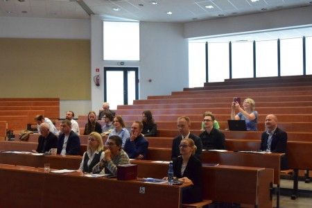 Kadry z auli Wydziału Matematyki i Informatyki z III edycji Międzywydziałowego Konkursu Projektów Zespołowych. Kliknij, aby powiększyć zdjęcie.