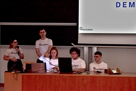 Kadry z auli Wydziału Matematyki i Informatyki z III edycji Międzywydziałowego Konkursu Projektów Zespołowych. Kliknij, aby powiększyć zdjęcie.