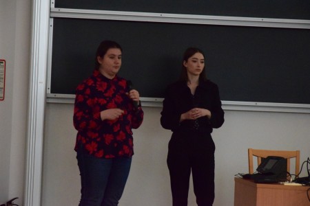 Kadry z auli Wydziału Matematyki i Informatyki z III edycji Międzywydziałowego Konkursu Projektów Zespołowych. Kliknij, aby powiększyć zdjęcie.