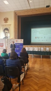Wydział Farmaceutyczny Collegium Medicum w Bydgoszczy UMK w Toruniu partnerem III edycji Ponadpowiatowego Konkursu Biologiczno-Chemicznego Północnej Wielkopolski. Kliknij, aby powiększyć zdjęcie.