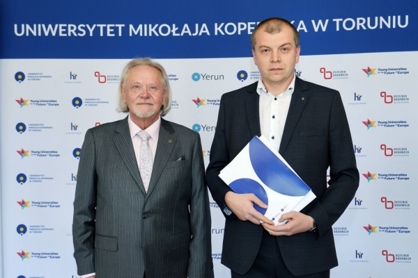 Kliknij, aby powiększyć zdjęcie.