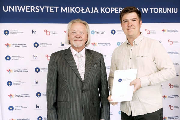 Kliknij, aby powiększyć zdjęcie.