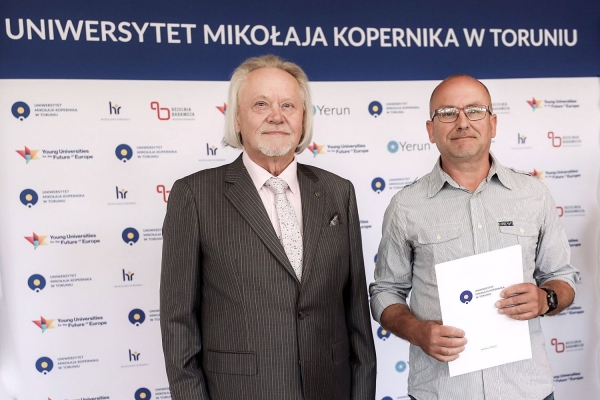 Kliknij, aby powiększyć zdjęcie.