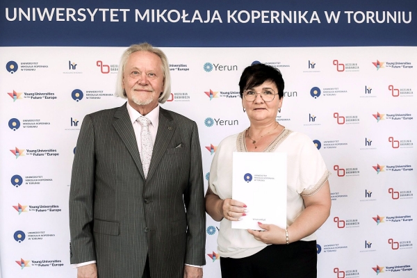 Kliknij, aby powiększyć zdjęcie.