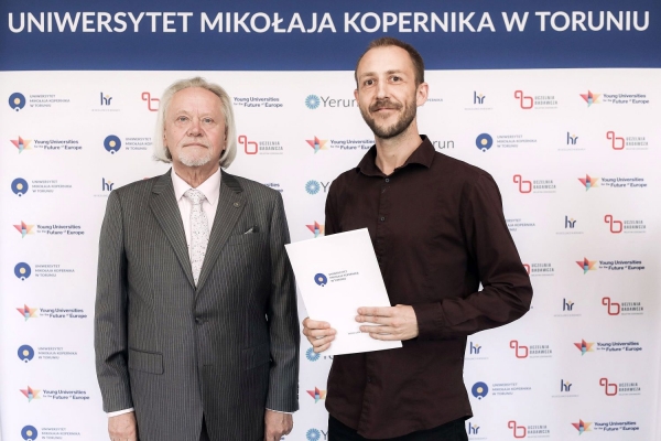 Kliknij, aby powiększyć zdjęcie.