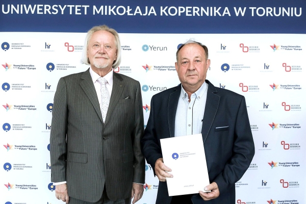 Kliknij, aby powiększyć zdjęcie.