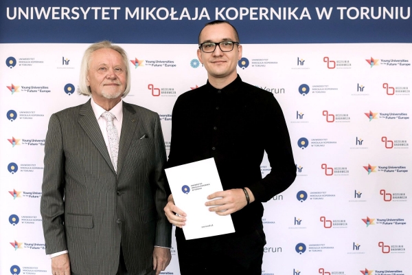 Kliknij, aby powiększyć zdjęcie.