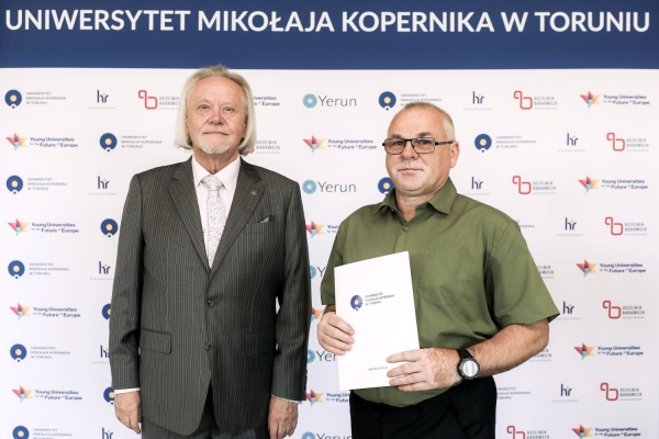 Kliknij, aby powiększyć zdjęcie.