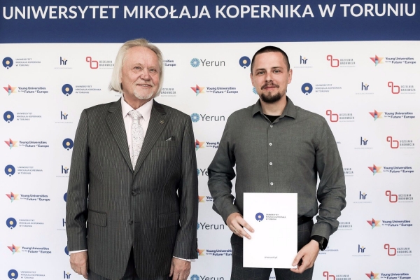 Kliknij, aby powiększyć zdjęcie.