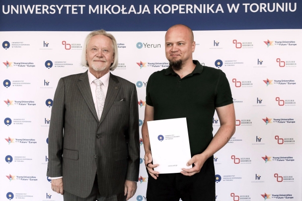 Kliknij, aby powiększyć zdjęcie.