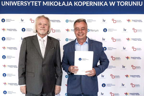 Kliknij, aby powiększyć zdjęcie.