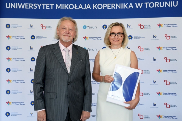 Kliknij, aby powiększyć zdjęcie.