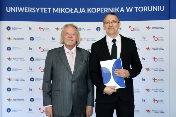 Kliknij, aby powiększyć zdjęcie.
