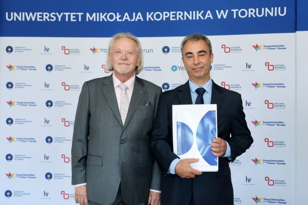 Kliknij, aby powiększyć zdjęcie.