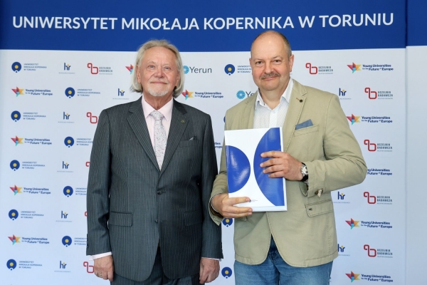 Kliknij, aby powiększyć zdjęcie.