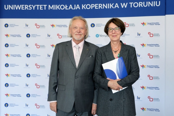 Kliknij, aby powiększyć zdjęcie.