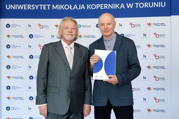 Kliknij, aby powiększyć zdjęcie.