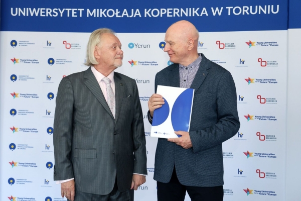 Kliknij, aby powiększyć zdjęcie.