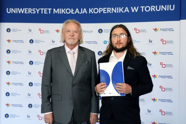 Kliknij, aby powiększyć zdjęcie.