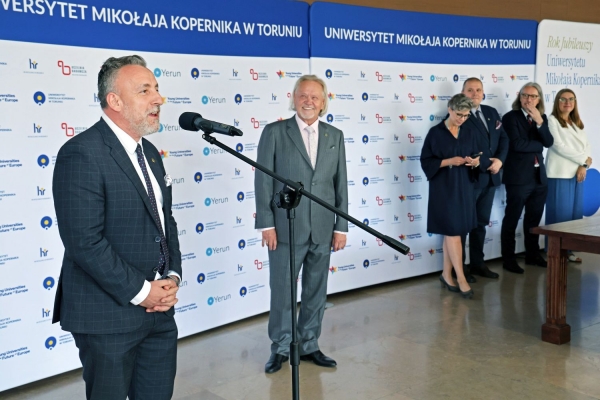 Kliknij, aby powiększyć zdjęcie.