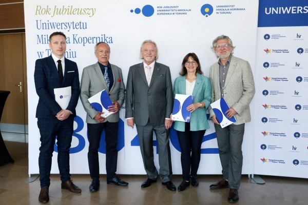 Kliknij, aby powiększyć zdjęcie.