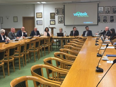 Click to zoom the picture.