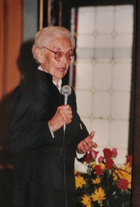 Wilhelmina Iwanowska w trakcie uroczystosci wreczenia Honorowego Obywatela Miasta Torunia, 1997 