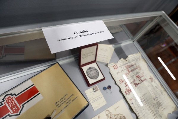 Click to zoom the picture.