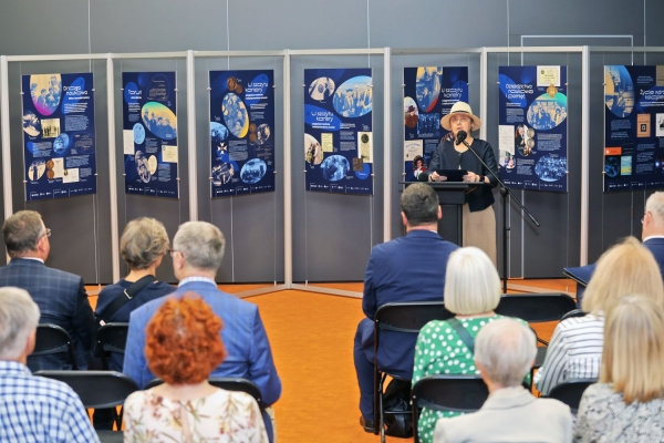 Click to zoom the picture.