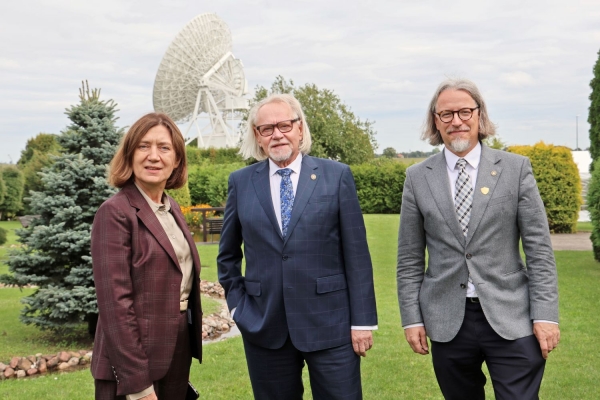 Click to zoom the picture.