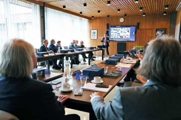 Click to zoom the picture.