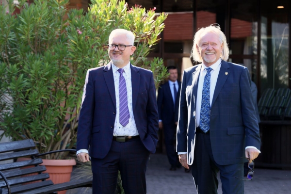 Click to zoom the picture.