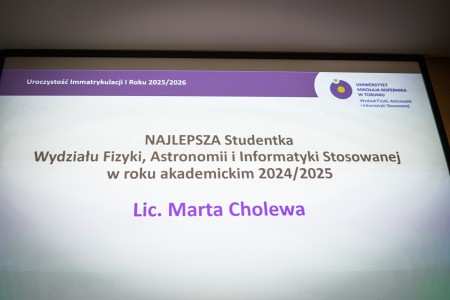 Slajd prezentacji z ogłszeniem wyniku na najlepszą studentkę 24/25. Kliknij, aby powiększyć zdjęcie.