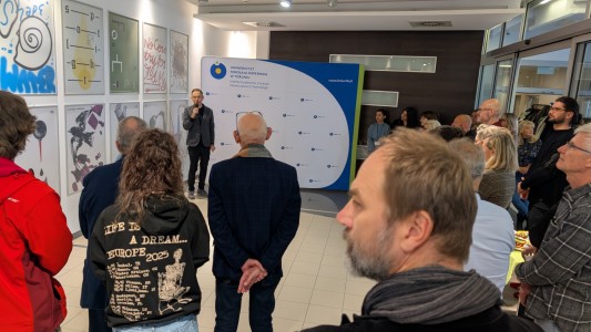 Click to zoom the picture.